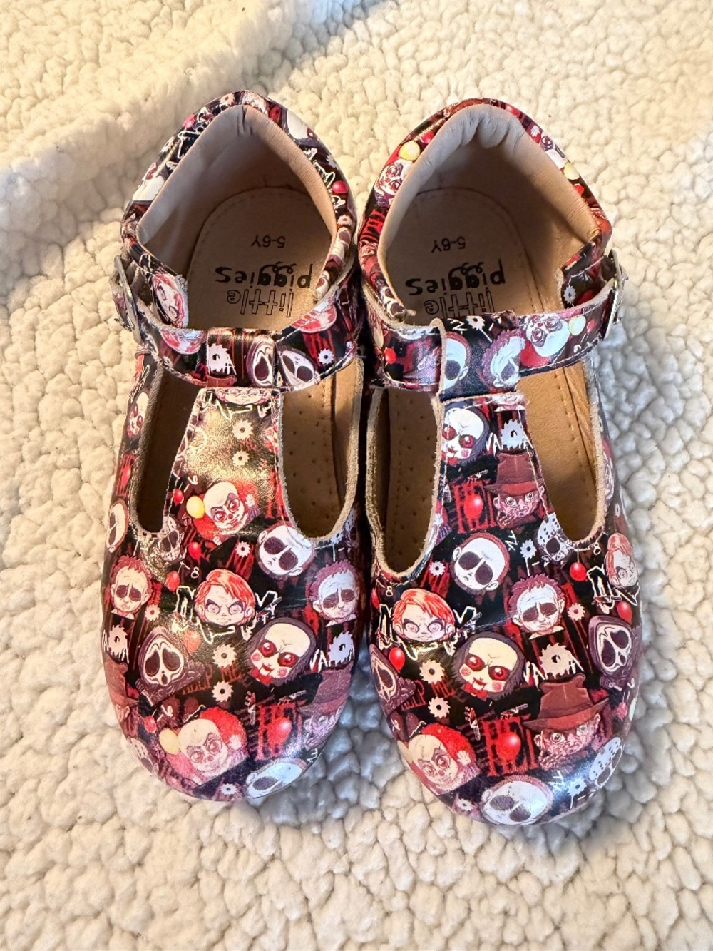 Horror guy dress shoes size 5/6 Years